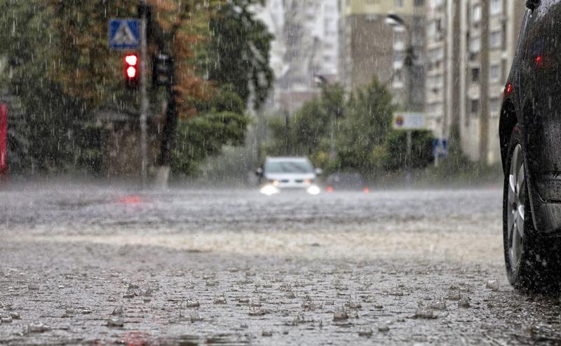 RO-Alert message in Bucharest: torrential rains, electric discharges and strong wind gusts