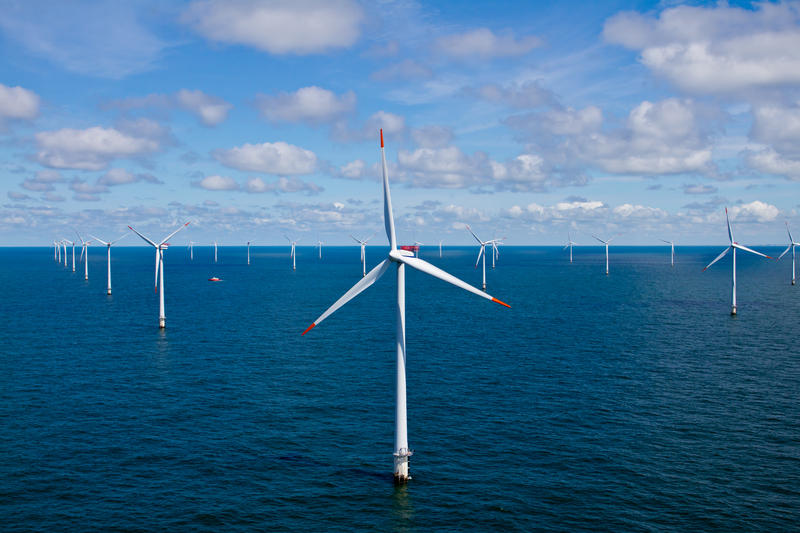 Offshore wind turbines, photo: Michael H. Soressen | Dreamstime.com