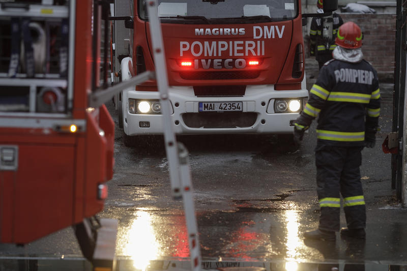 Fire car, photo: Inquam Photos / Octav Ganea