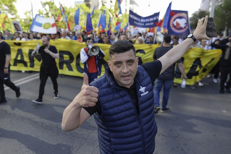George Simion at a gold protest, photo: Inquam Photos / Octav Ganea