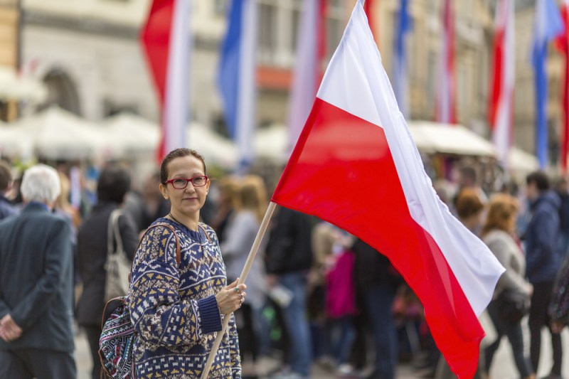 A Polish woman waved the flag in a country where the fear of mobilization is no longer just theory.
