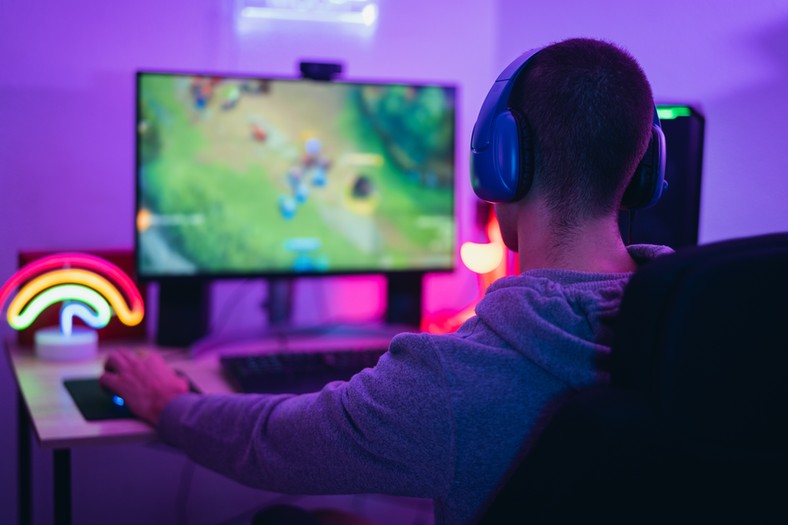 Technology can help in the fight against addictions, but it is addictive