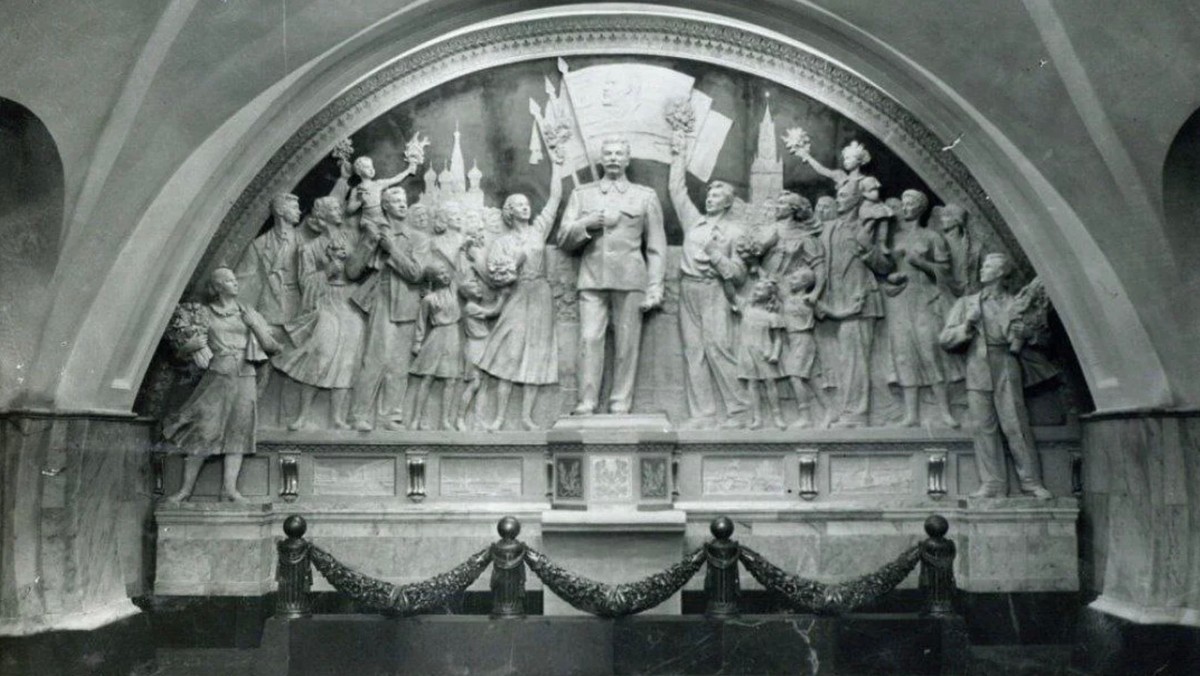 In Moscow, a bas -relief with Stalin will appear again after years At the Taganska Moscow metro station, the relief