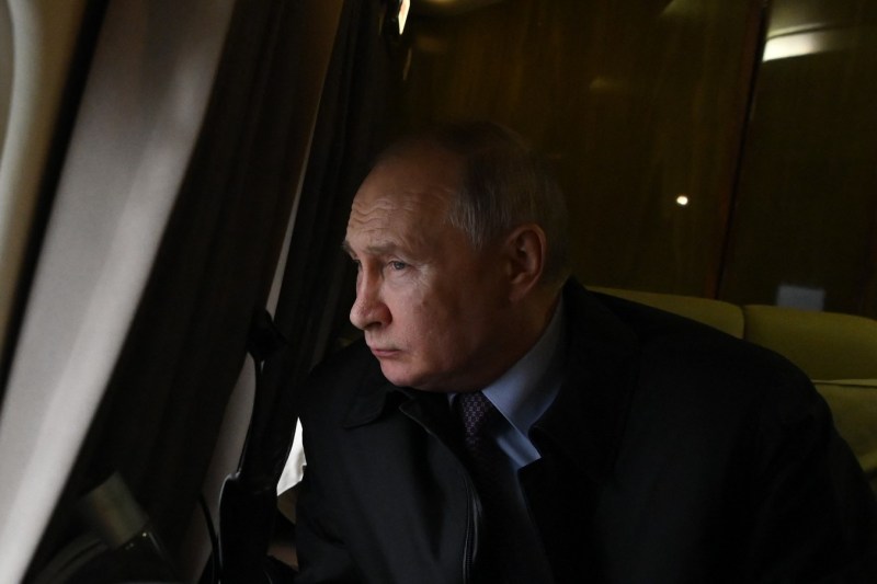 Putin's helicopter, trapped in the middle of a Ukrainian drone attack, says a Russian commander