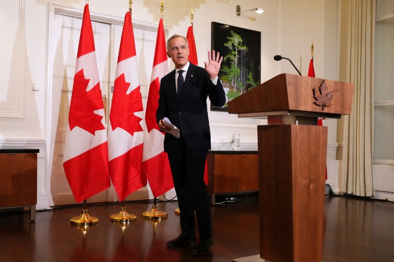 Donald Trump and Canada Prime Minister meet in front of negotiating the level of customs duties. First meeting between US President and Mark Carry