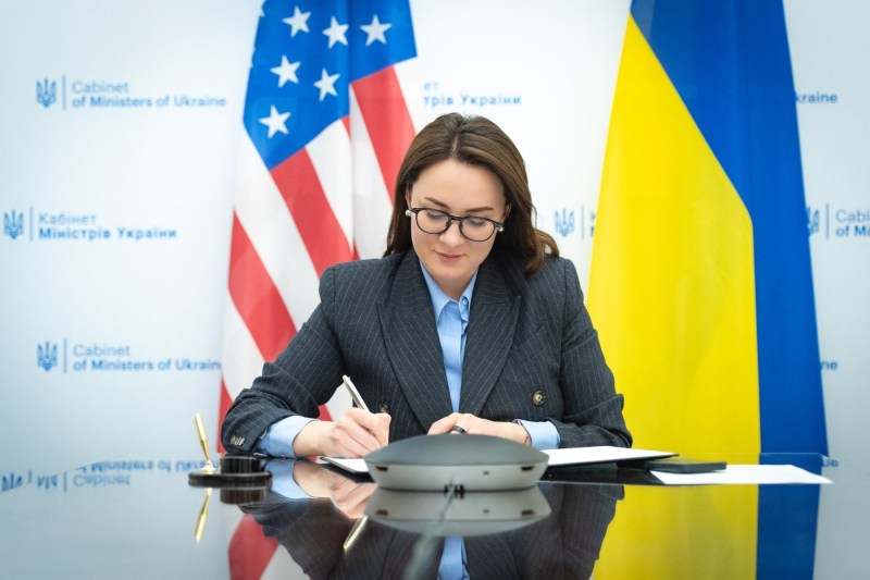 Last Hour Ukraine and US have signed the Rare Mineral Agreement desired by Trump