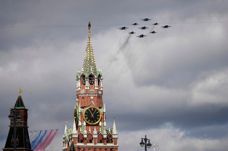 Major Internet interruptions in Moscow, while military aircraft flushed the city, just before Putin's parade