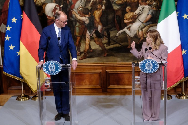 The leaders of Germany and Italy reject the idea of sending troops to Ukraine: