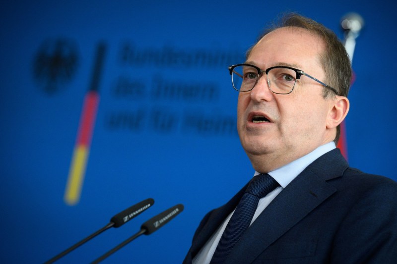 Hard measures to combat immigration in Germany. Interior Minister: