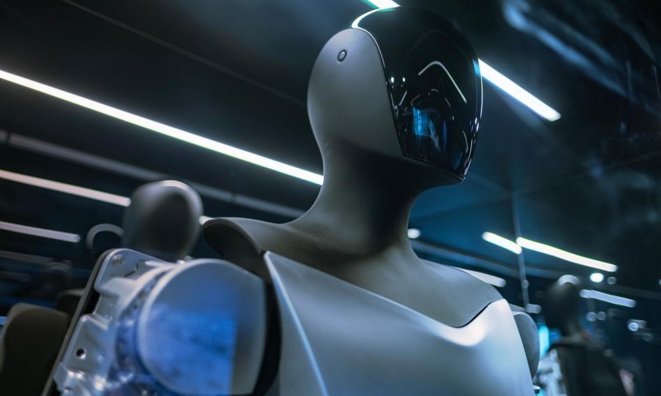 POLYSTANDED AI. Expert: This tool will remain with us for good and for bad