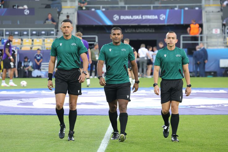 Venezuelan referees at the Czech U21 - Germany U21 »What is the understanding between UEFA and Conmebol // Photo: Ionuț Iordache (GSP)