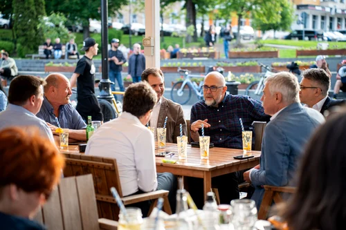Nicușor Dan, at the terrace with UDMR leaders photo Kocsis B János, Kristó Gothárd Hunor Jpg