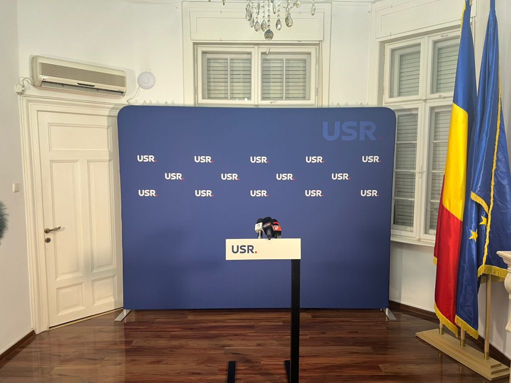 USR headquarters in the evening of presidential elections / photo: Stefania Gheorghe / Hotnews