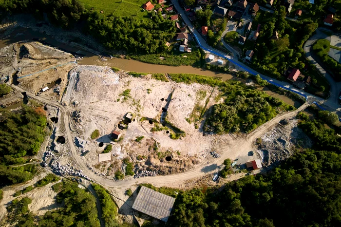 There are significant structural damage to the salt mine. Photo: Inquam Photos / Alex Nicodim
