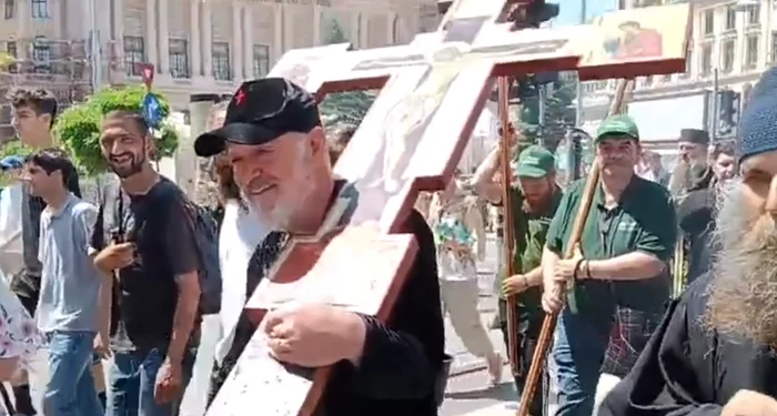 Becali sanctifies after the LGBT photo march: Video capture