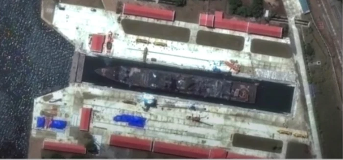 The destroyer suffered from damage as soon as it was launched on the water. Photo: video capture