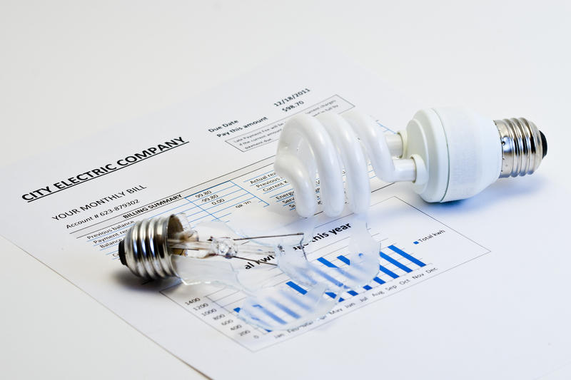 Electricity invoices, photo: volgariver / dreamstime.com