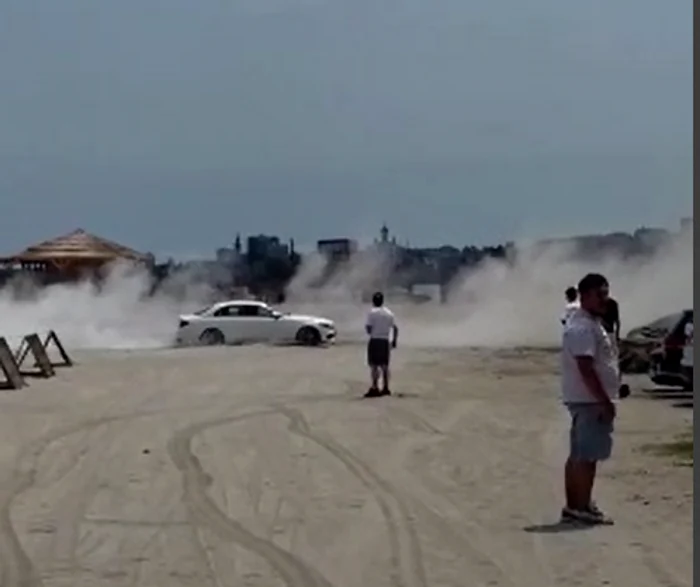 Beach car in Constanța Photo: Video capture