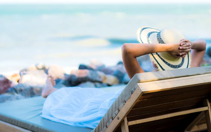 Holiday on the coast. Source: freepik.com