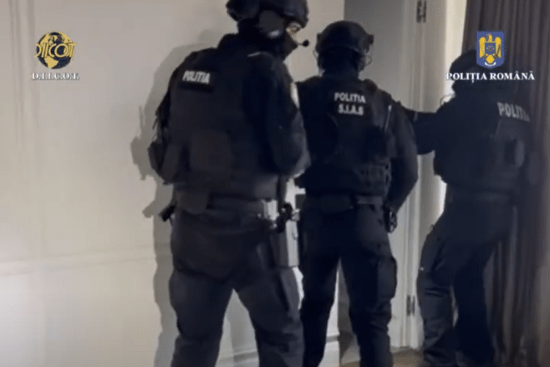 Video searches at the home of a German in Bucharest accused of creating a drug sales platform on Darknet. Payment was made in cryptocurrency