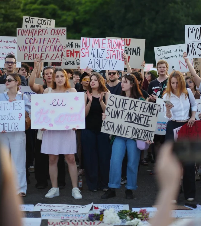 Protest in Victoriei Square against Domestic Violence Photo: Instagram / Ghioca Bogdan