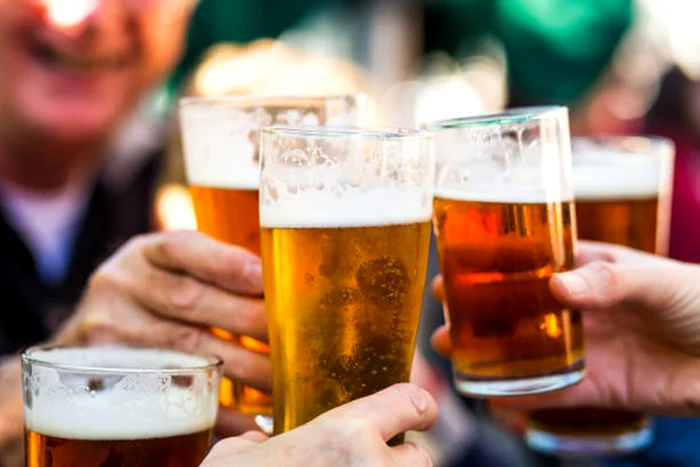 A clean glass will allow the beer to make a consistent foam. Photo: Istock