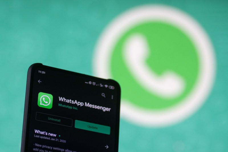 The Scotland government eliminates WhatsApp from phones