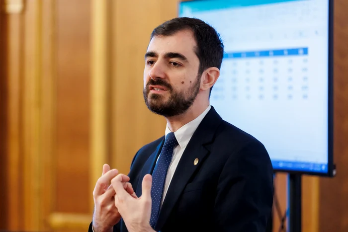 Claudiu Năsui was missing from the photo investment vote: Facebook