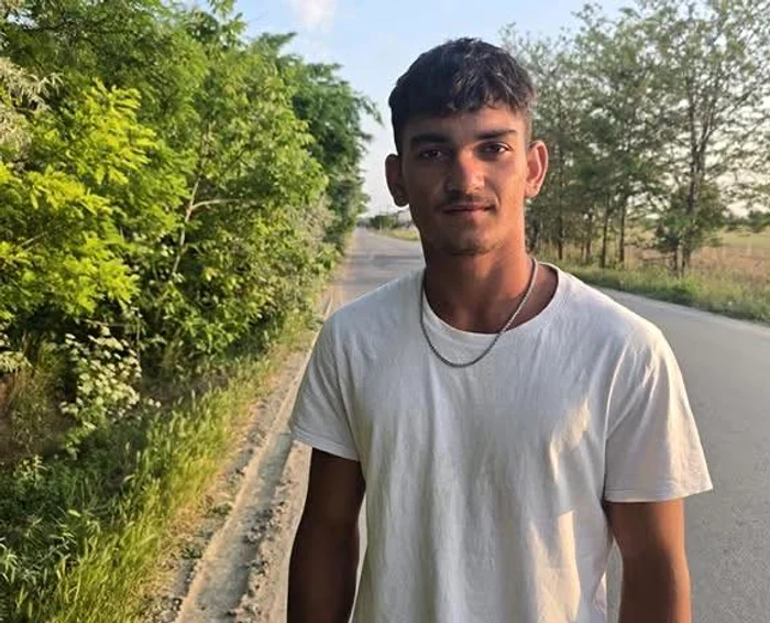 Ianis, the young man who saved a girl from drowning Photo: FB