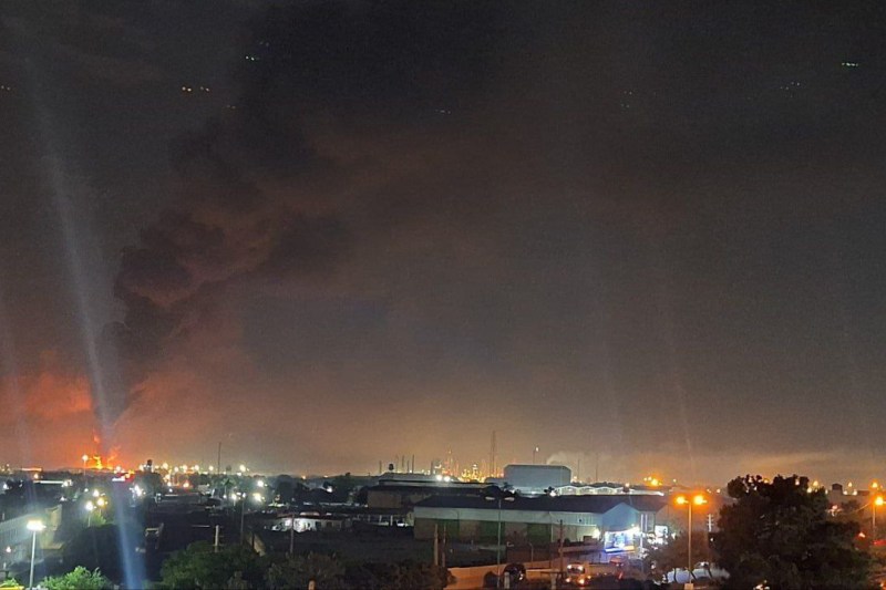 Iran announces that it has partially reopened the air space