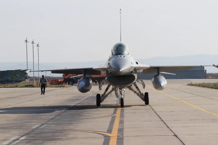 România nu ar trebui să mai cumpere avioane F 16 și nu F 35. FOTO: MAPN