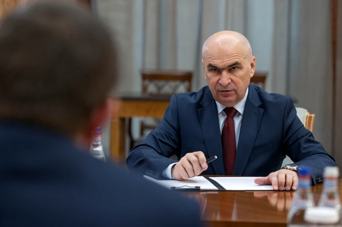Prime Minister Ilie Bolojan discusses with representatives of banks in Romania