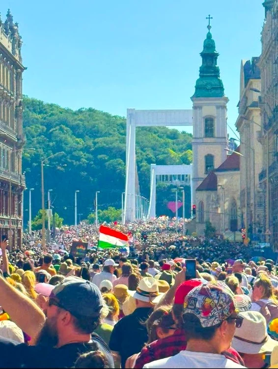 Gay Prade to Budapest Photo: X