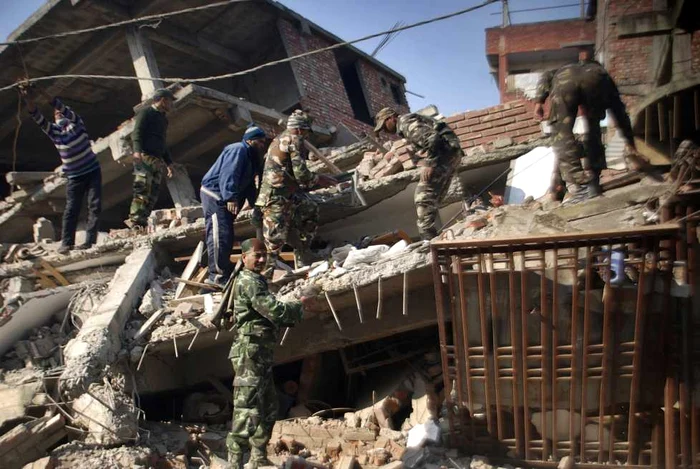 An earthquake has put to the ground the photo buildings: archive, truth