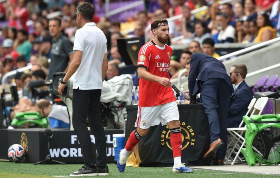 The conflict between Turkish Orkun Kökcü and coach Bruno Lage at the match Benfica - Auckland City 6-0 from the Club World Cup / Photo: Dazn Monster scandal in Florida: It was given to the coach! »How the conflict + what the recidivist rebel rises the