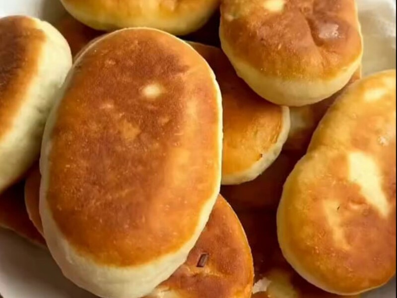 Prepare these soft and lush fried pies. Recipe for custard dough
