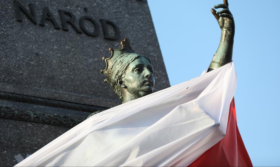 Healthcare, inflation and reduction of 800+ for foreigners. This is what Poles want