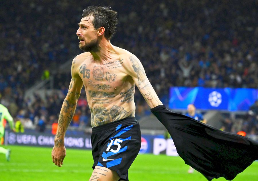 Francesco Acerbi, disfigured by the joy of the equalizer emptiness with Barcelona, which brought him the extensions of Inter / photo: Imago Changes thought by Cristi Chivu for inter with Inter with Monterrey »How could his first 11!