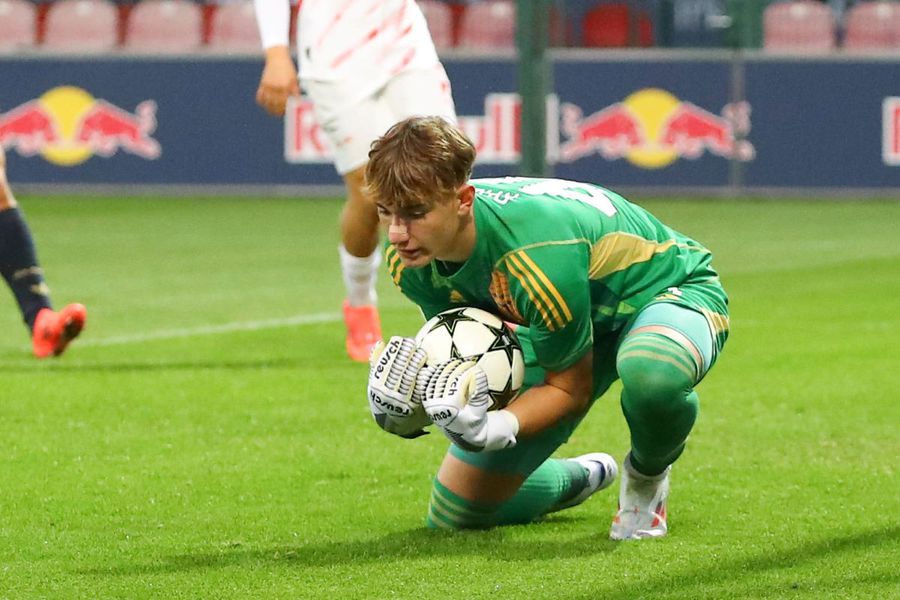 The Romanian international signed with Juventus! »