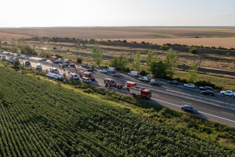 Serious accident on the A2/photo highway: ISU Calarasi Serious accident on the Sun Highway: The overturned bus transports a children's basketball team »A passenger lost his life, a child is intubated