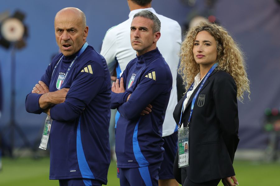 They don't care about the euro? 6 details captured by GSP at Italy U21 - Romania U21 + Who came to congratulate Louis Munteanu after the match