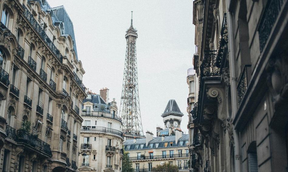 Paris has lost 12,000 every year. residents. The reason may lie in the real estate market