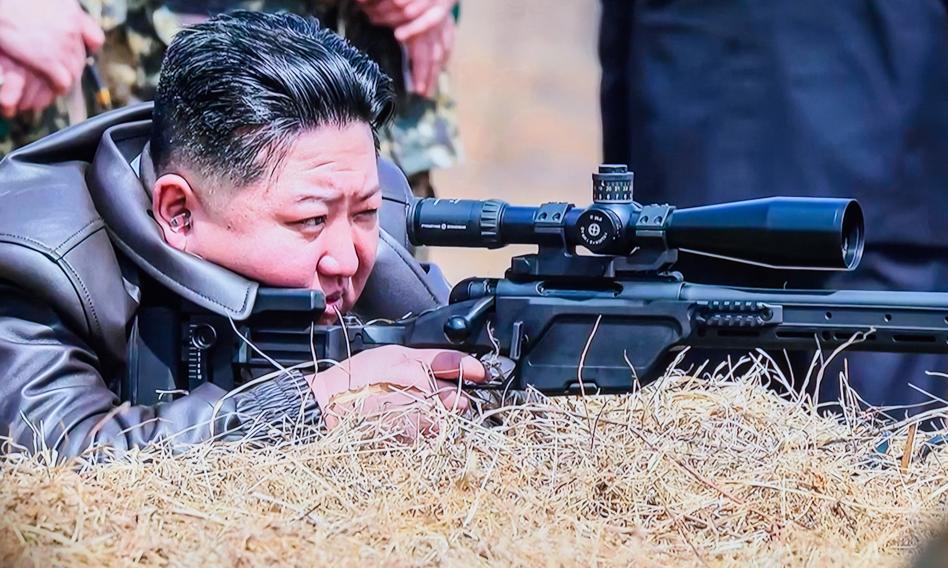 Kim will spot everything. The totalitarian smartphone scares its software