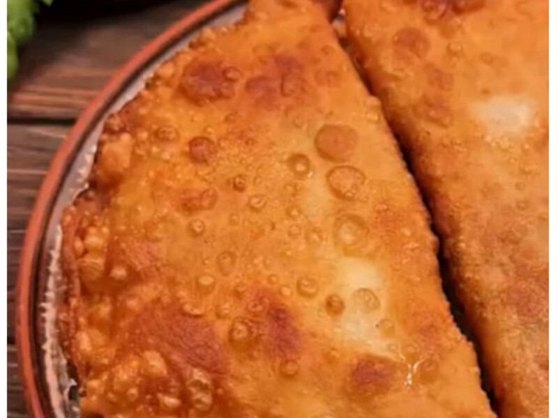 Add this to flour - and the Chebureks are incredibly crispy and juicy. The recipe for the perfect test