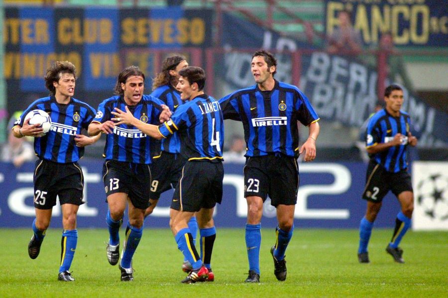 Matias Almeyda, celebrating a goal scored by Fabio Cannavaro, along with Javier Zanetti and Marco Materazzi, in a league match of October 2022 / Photo: Imago The former opponent of Chivu and Mutu makes disturbing confessions: