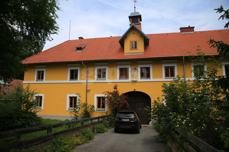 The building where Cristela Georgescu had a photo office: Ionuţ Iordache (GSP)