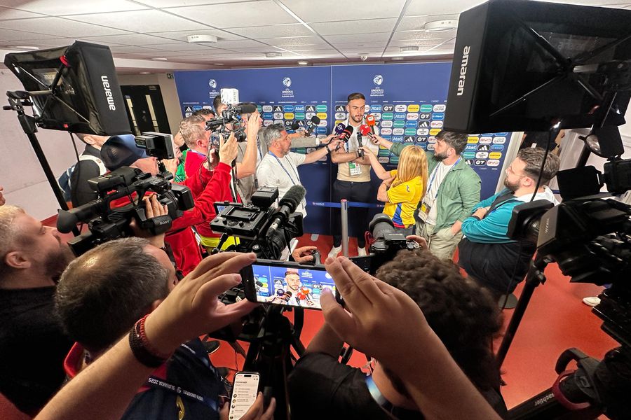 Two worlds separated from a panel »which surprised me behind the scenes, after Romania U21 - Italy