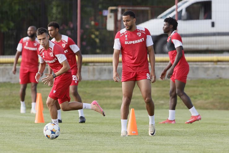 Images from Dinamo's training at Curtea de Argeș // Photo: Cristi Preda