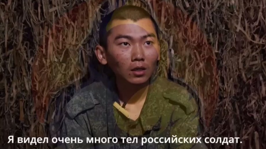 Ukrainian soldiers captured a 25-year-old mercenary from China