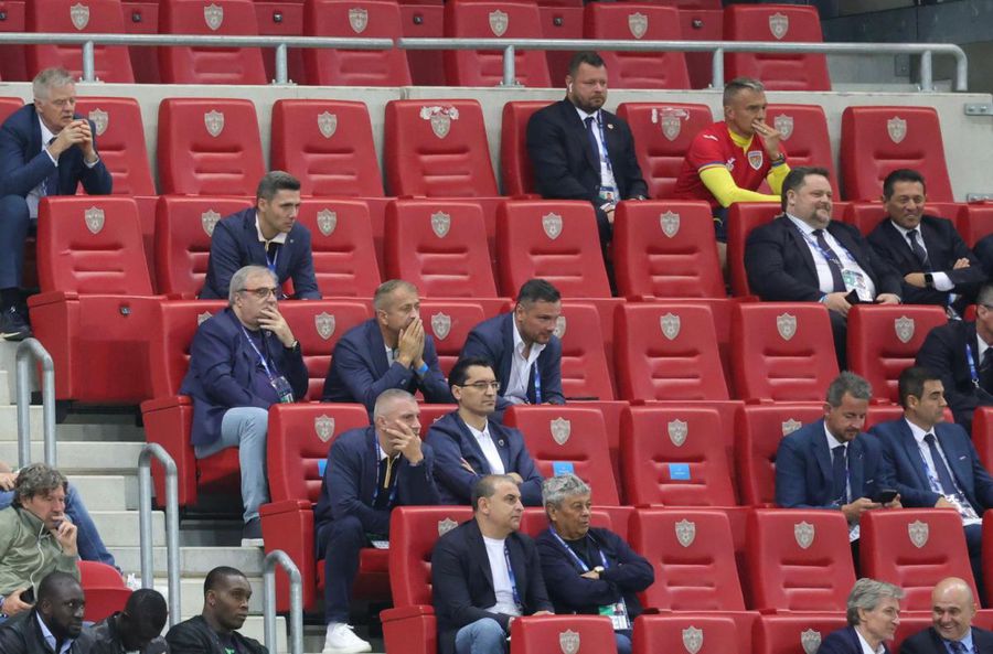 They don't care about the euro? 6 details captured by GSP at Italy U21 - Romania U21 + Who came to congratulate Louis Munteanu after the match
